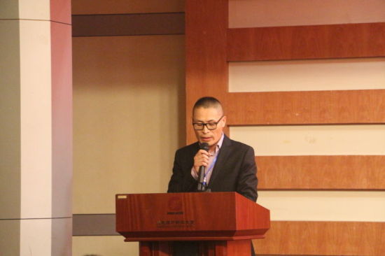 临沂市工商联互联网创业商会第一届理事会会长杨森发表讲话